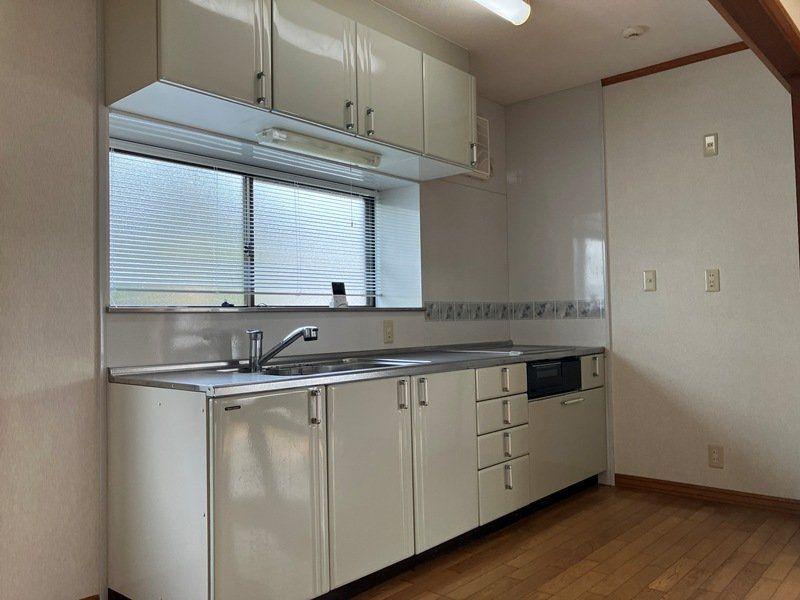 老松町の戸建てのキッチン