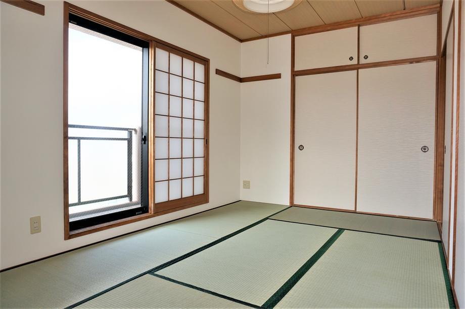 平井のマンションのリビング以外の居室