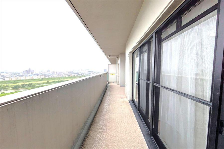築港新町のマンションのバルコニー