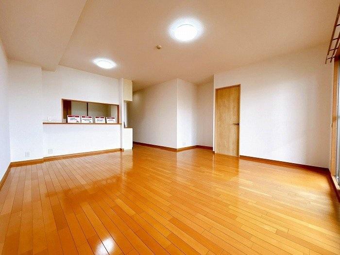 上道北方のマンションのリビング