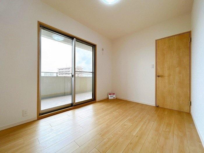 上道北方のマンションのリビング以外の居室