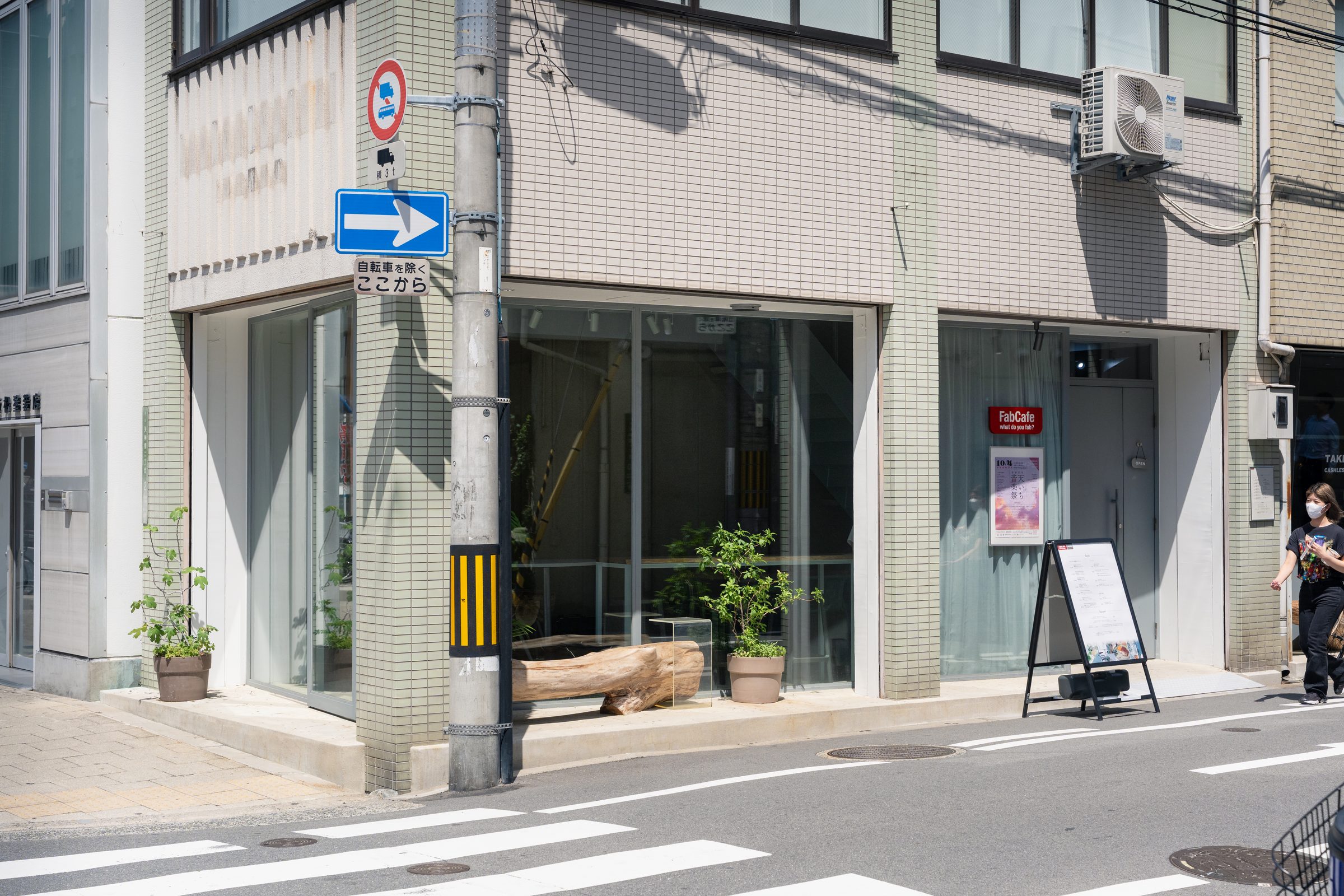 通り沿いの外観。正直、外からは全然わからない